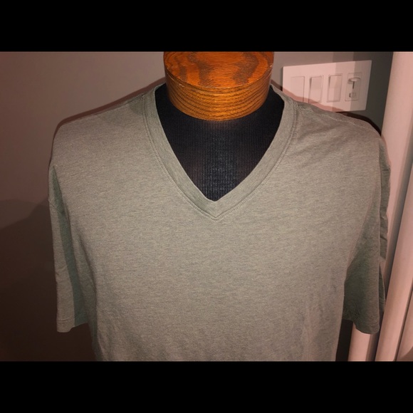 👔2 for $30👕 Calvin Klein moss green T-shirt - Picture 2 of 6